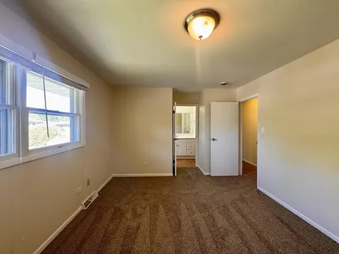 19252 Oakwood Avenue Lansing IL 60438