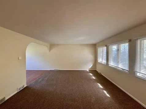 19252 Oakwood Avenue Lansing IL 60438