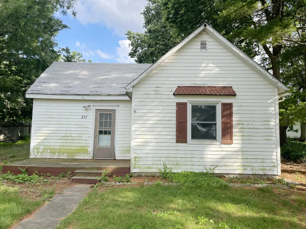 311 West Church Street Sadorus IL 61872