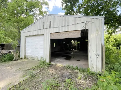 311 West Church Street Sadorus IL 61872
