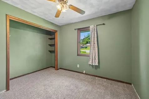 119 London Road Poplar Grove IL 61065