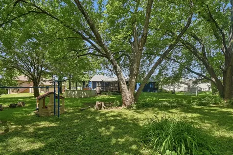 119 London Road Poplar Grove IL 61065