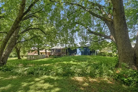 119 London Road Poplar Grove IL 61065