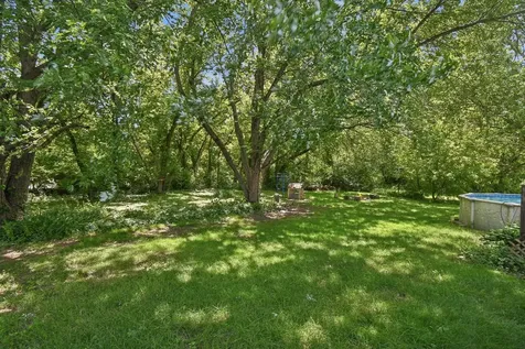 119 London Road Poplar Grove IL 61065