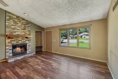 119 London Road Poplar Grove IL 61065