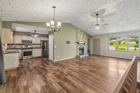 119 London Road Poplar Grove IL 61065