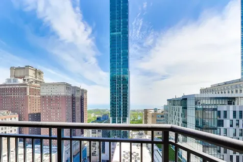 41 East 8th Street Chicago IL 60605