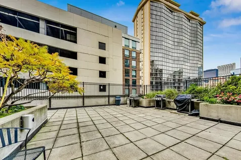 41 East 8th Street Chicago IL 60605