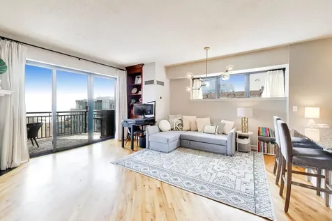 41 East 8th Street Chicago IL 60605