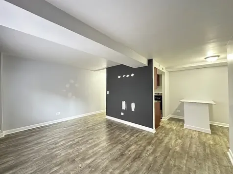 1040 West Hollywood Avenue Chicago IL 60660
