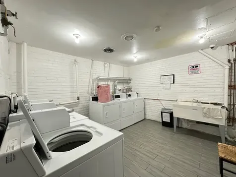 1040 West Hollywood Avenue Chicago IL 60660