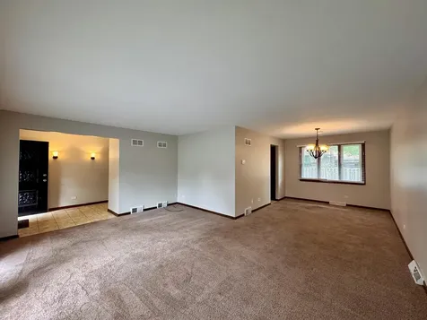 17945 Maple Street Lansing IL 60438