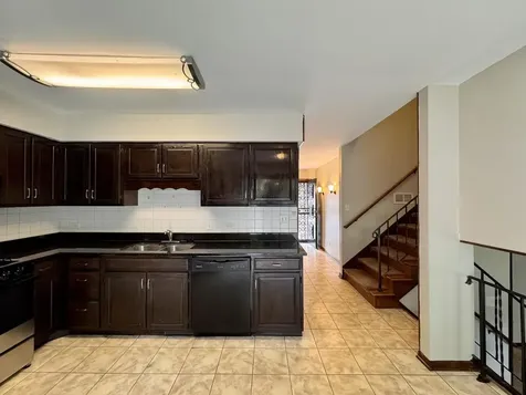 17945 Maple Street Lansing IL 60438