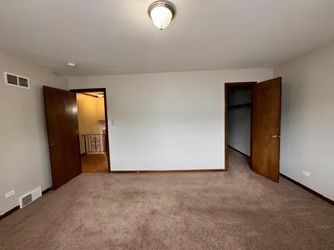 17945 Maple Street Lansing IL 60438