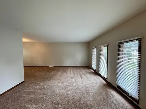 17945 Maple Street Lansing IL 60438