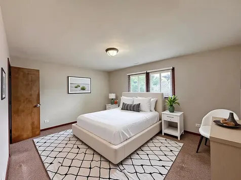 17945 Maple Street Lansing IL 60438