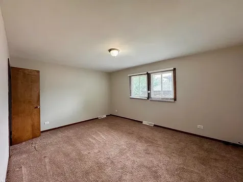 17945 Maple Street Lansing IL 60438