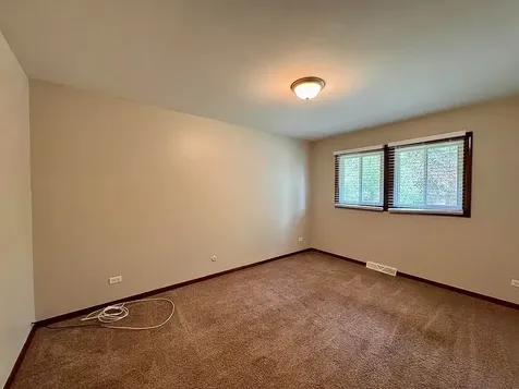 17945 Maple Street Lansing IL 60438