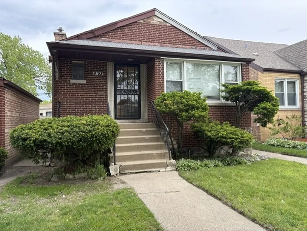 8153 South Marquette Avenue Chicago IL 60617