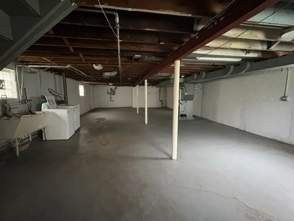 8153 South Marquette Avenue Chicago IL 60617