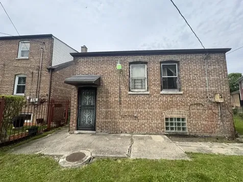 8153 South Marquette Avenue Chicago IL 60617