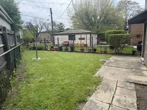 8153 South Marquette Avenue Chicago IL 60617