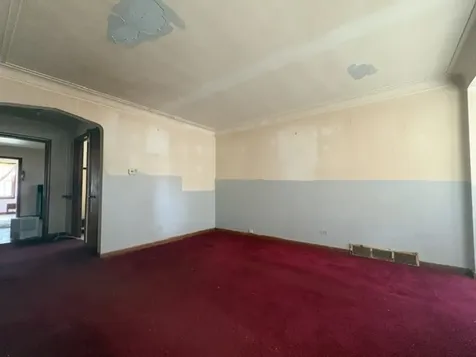 8153 South Marquette Avenue Chicago IL 60617