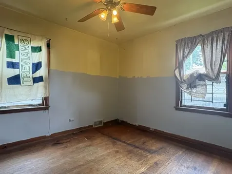 8153 South Marquette Avenue Chicago IL 60617