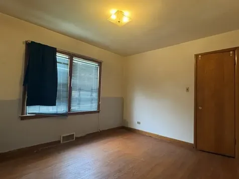 8153 South Marquette Avenue Chicago IL 60617
