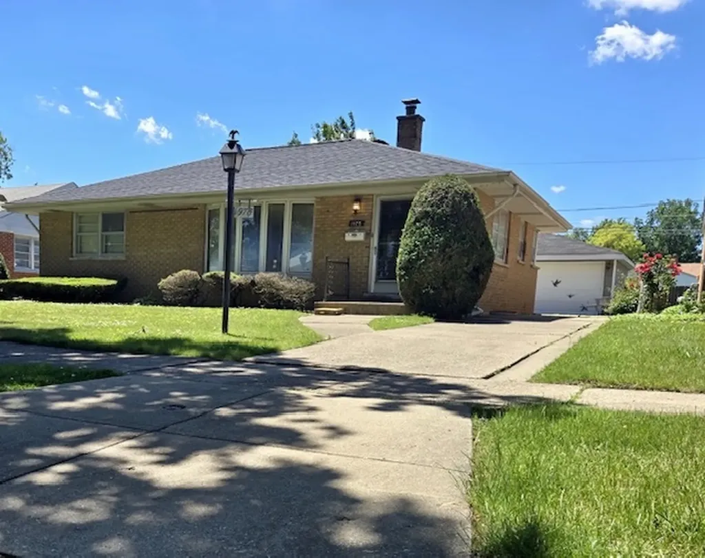1978 Spruce Avenue Des Plaines IL 60016