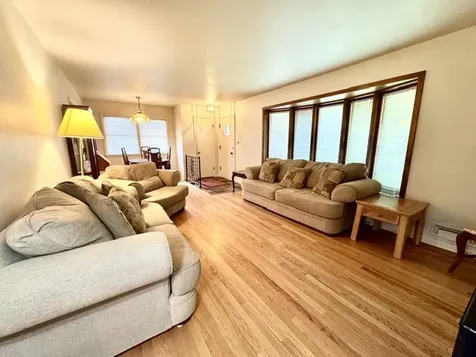 1978 Spruce Avenue Des Plaines IL 60016