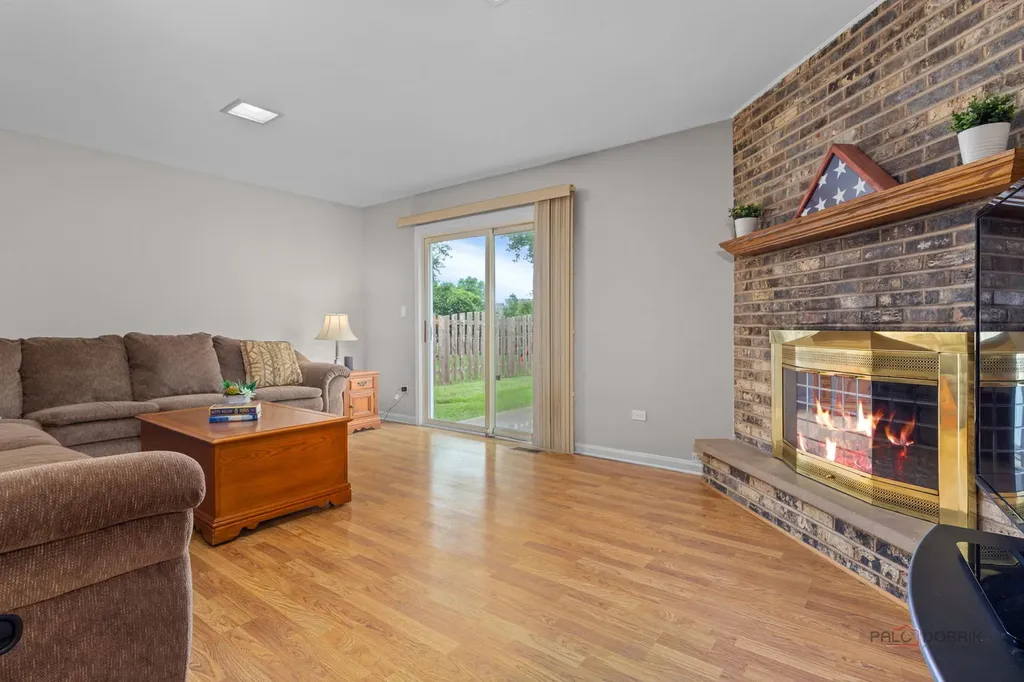 815 Claridge Court Schaumburg IL 60193