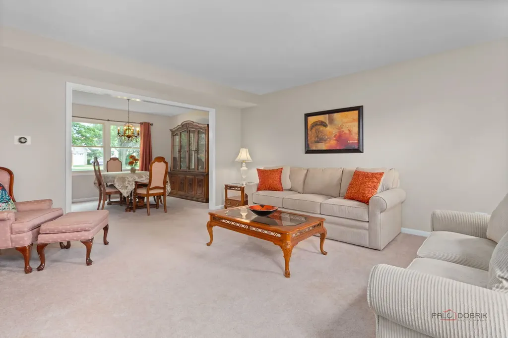 815 Claridge Court Schaumburg IL 60193