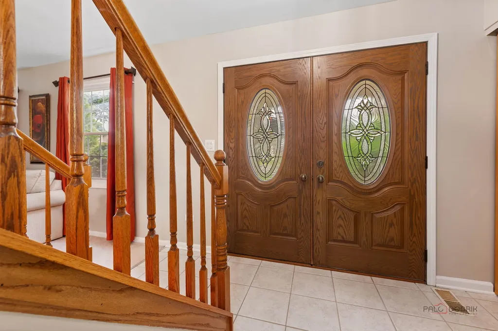 815 Claridge Court Schaumburg IL 60193