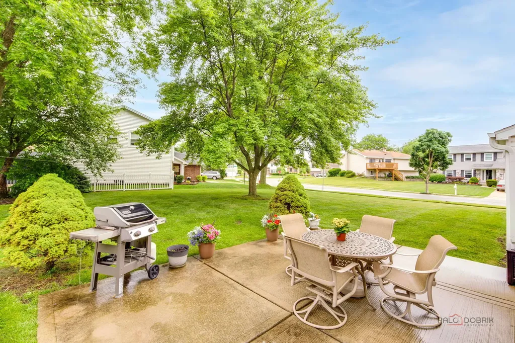 815 Claridge Court Schaumburg IL 60193