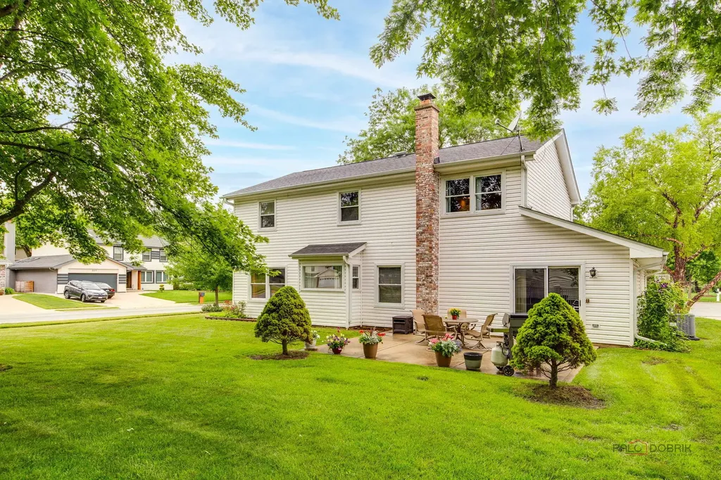 815 Claridge Court Schaumburg IL 60193