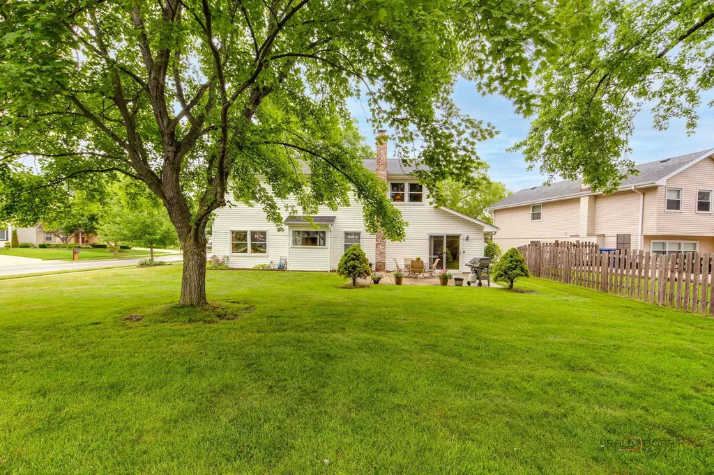 815 Claridge Court Schaumburg IL 60193
