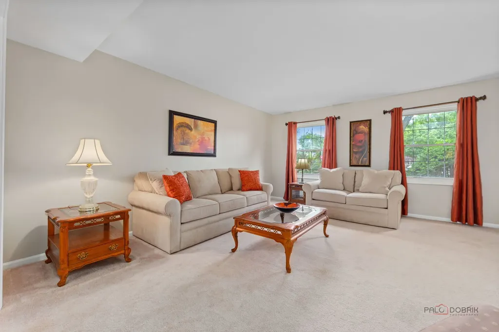 815 Claridge Court Schaumburg IL 60193