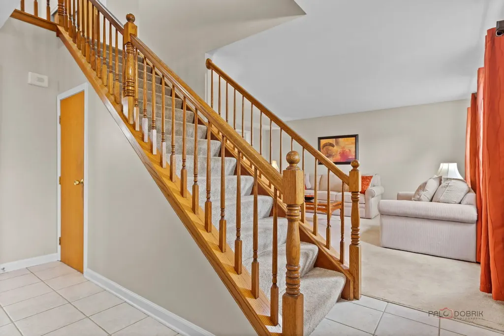815 Claridge Court Schaumburg IL 60193