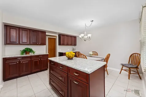 815 Claridge Court Schaumburg IL 60193