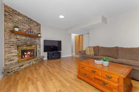 815 Claridge Court Schaumburg IL 60193