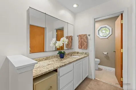 815 Claridge Court Schaumburg IL 60193