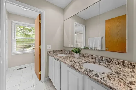 815 Claridge Court Schaumburg IL 60193