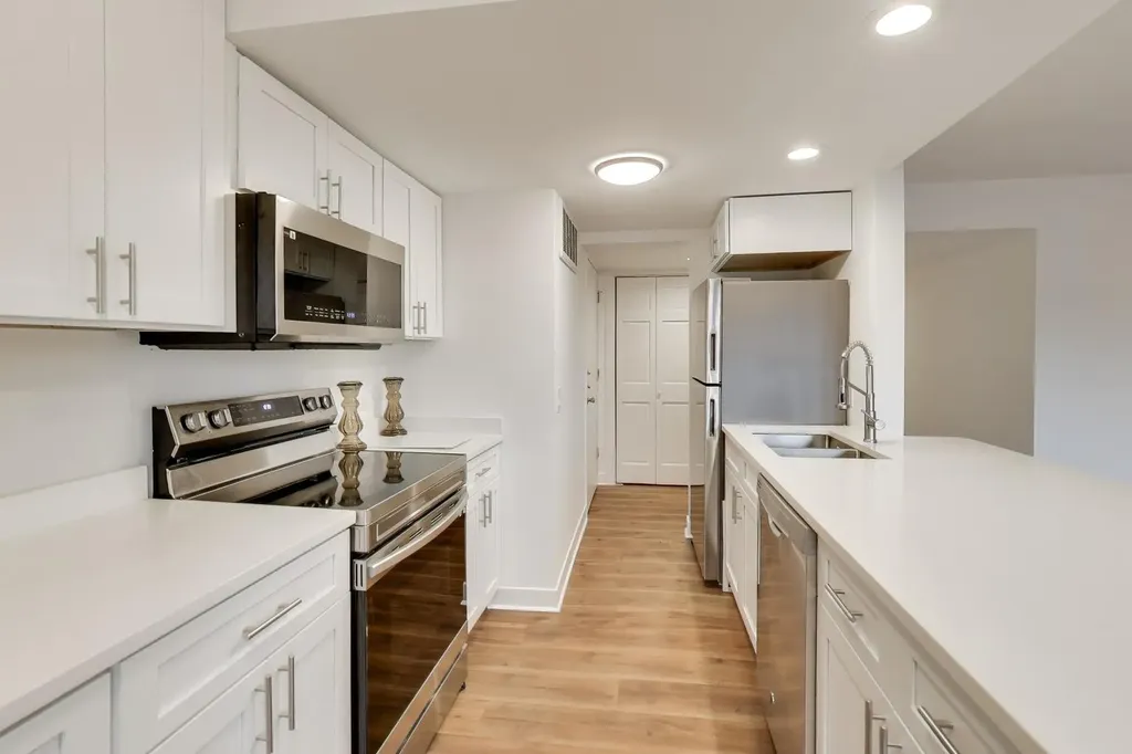 1615 Maple Terrace Lisle IL 60532