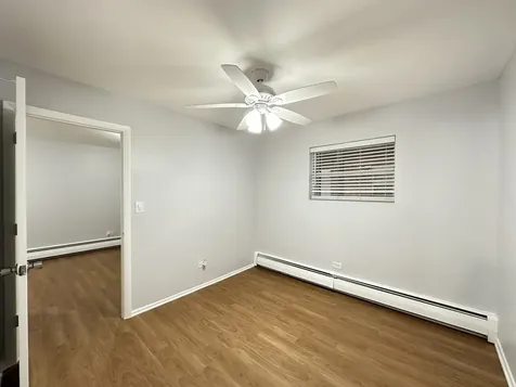 4616 North Beacon Street Chicago IL 60640