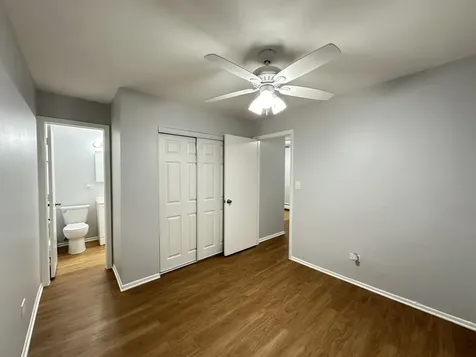 4616 North Beacon Street Chicago IL 60640