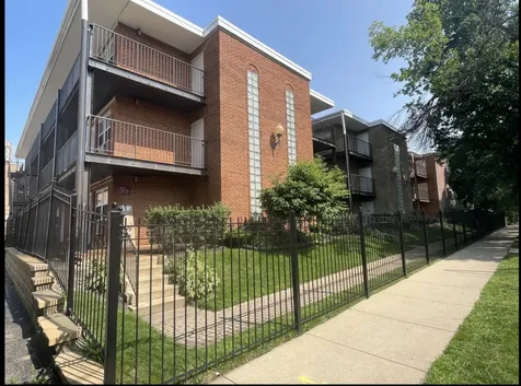 4537 North Dover Street Chicago IL 60640