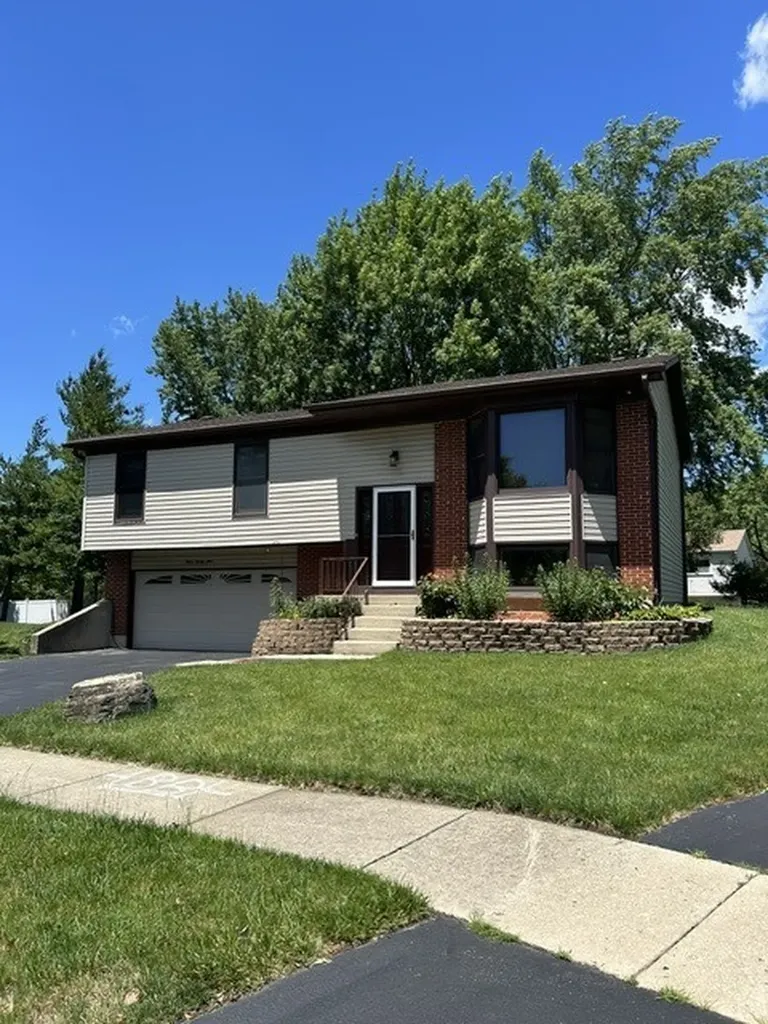 329 Shield Court Bolingbrook IL 60440