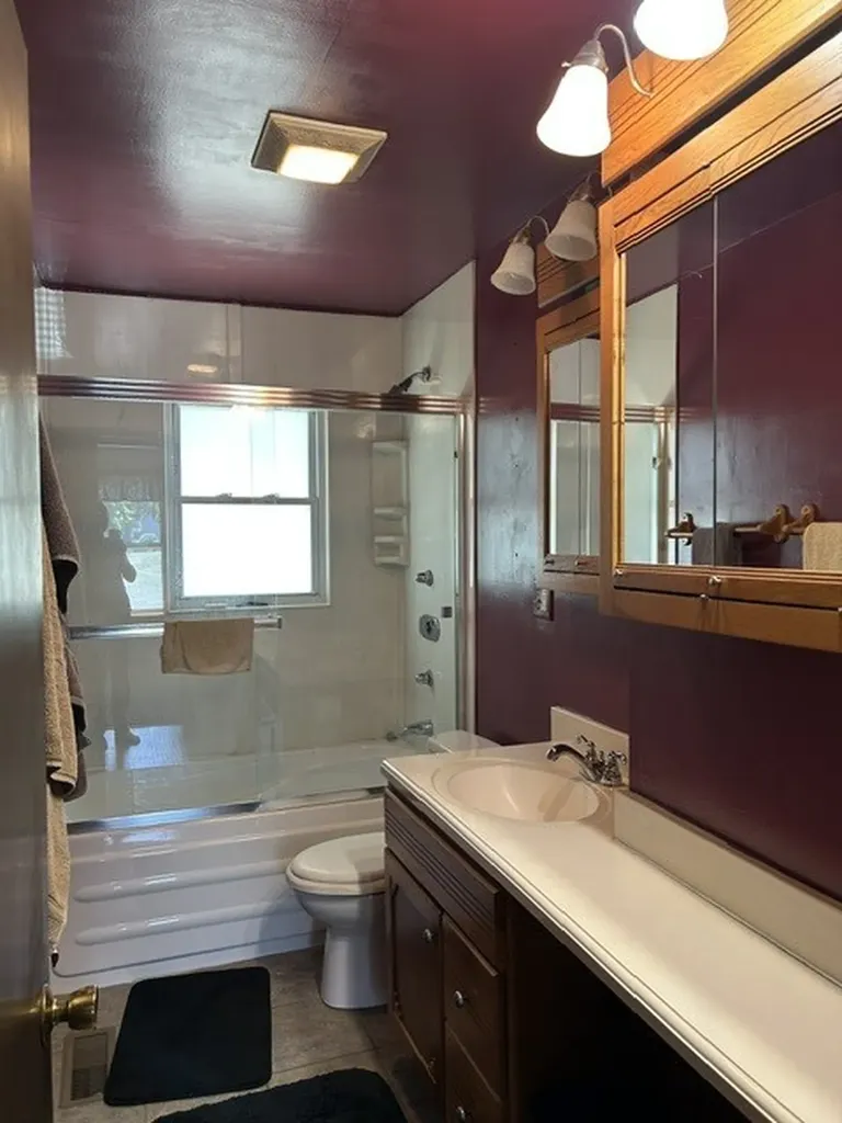 329 Shield Court Bolingbrook IL 60440