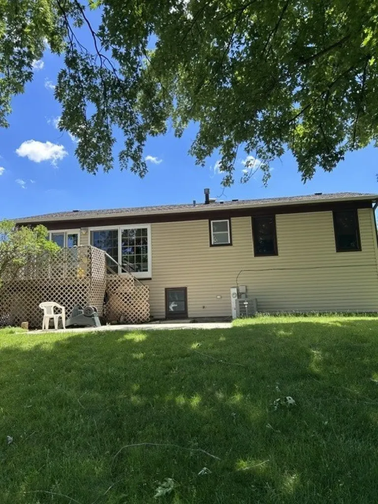 329 Shield Court Bolingbrook IL 60440